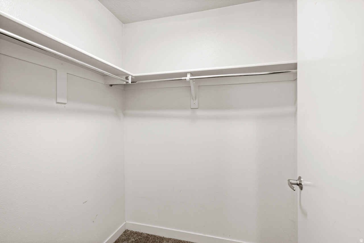 ANGELINA'S CORNER - Residential