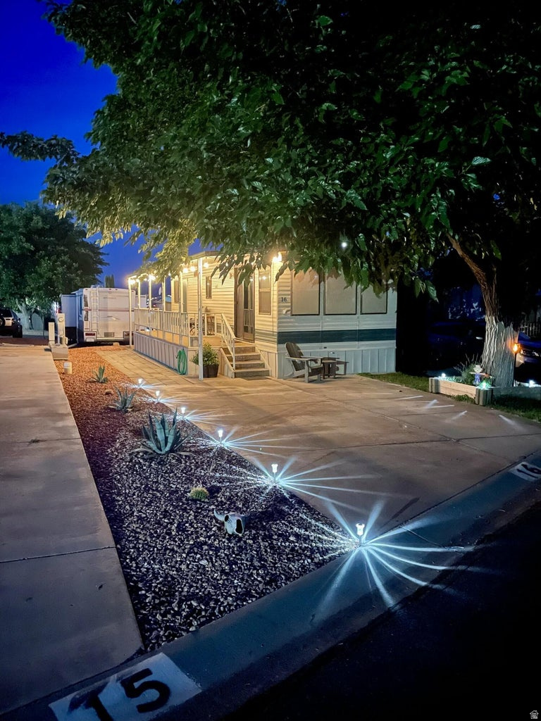 CANYON BREEZE RV RESORT - Residential