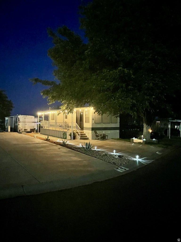 CANYON BREEZE RV RESORT - Residential