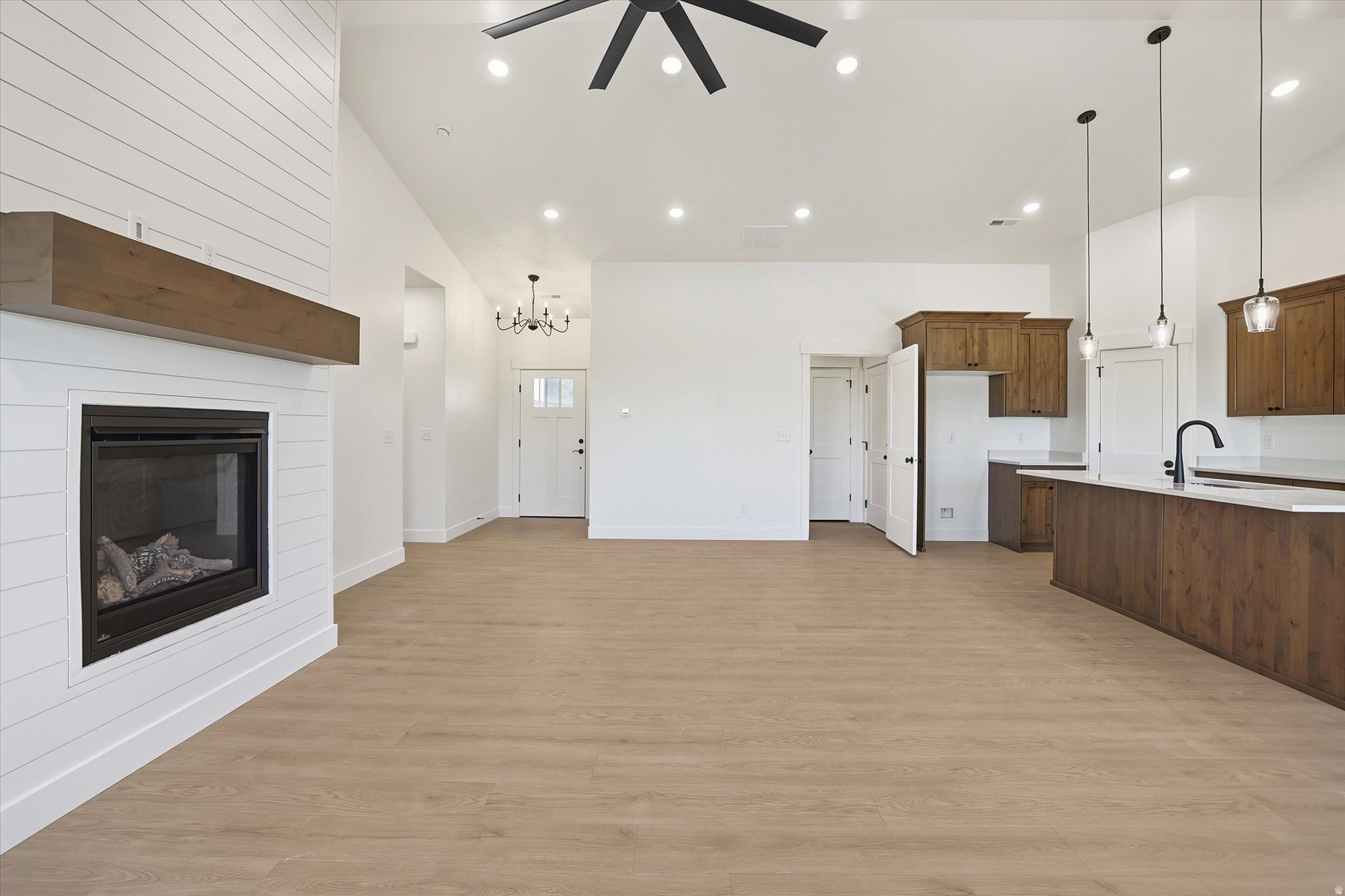 SUNSET VISTA - Residential