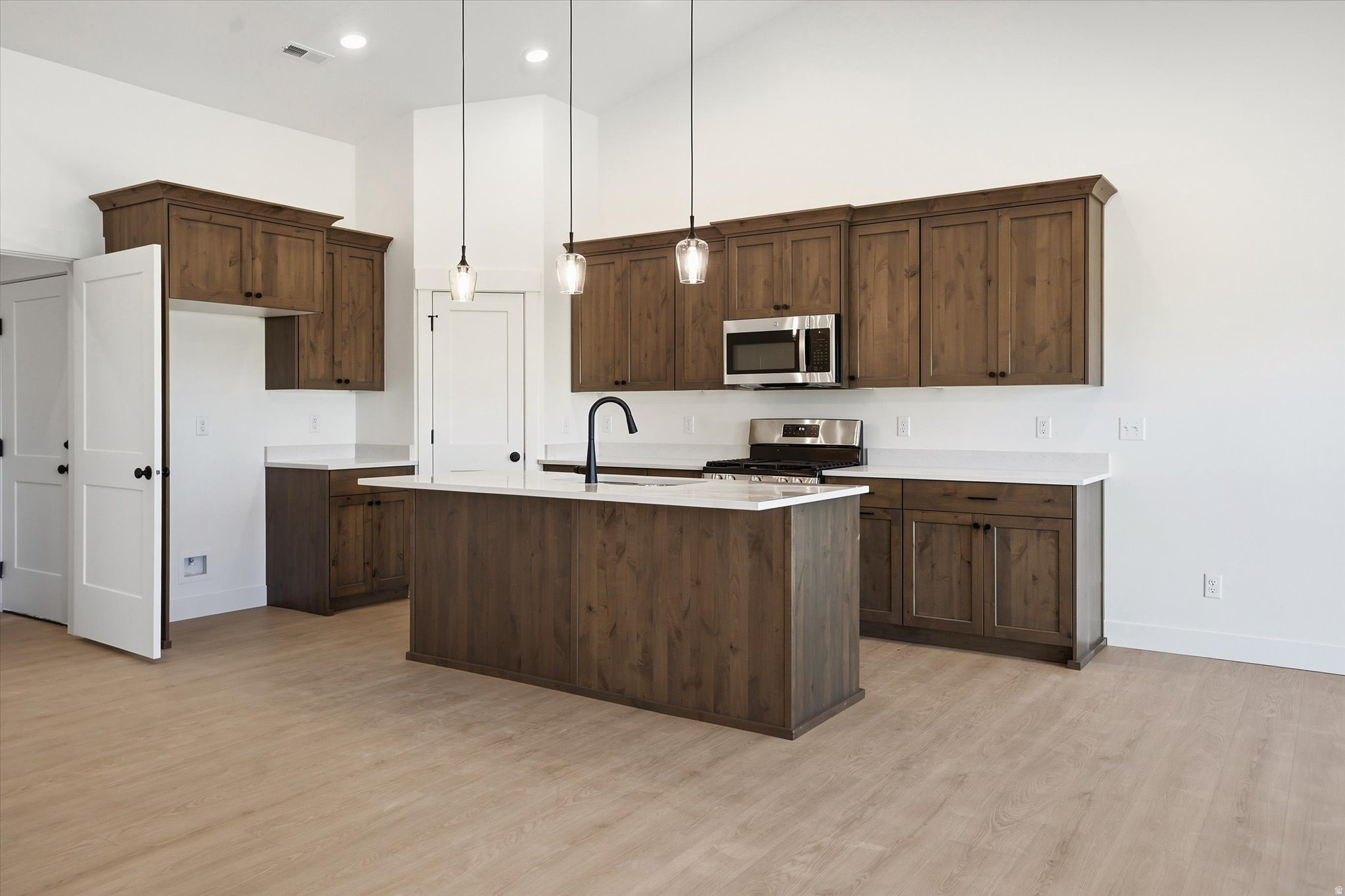 SUNSET VISTA - Residential