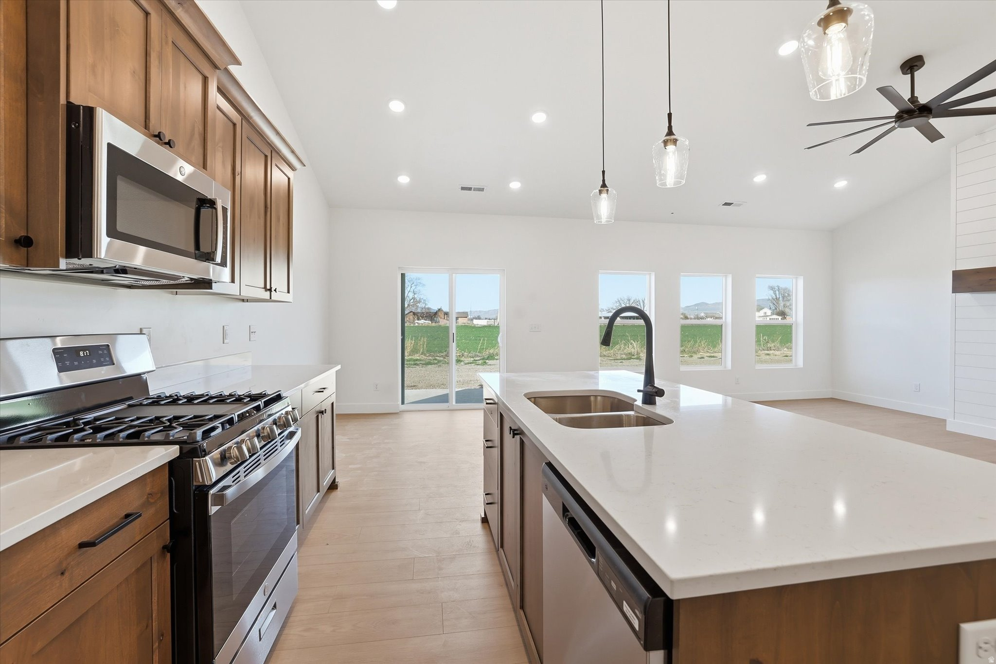 SUNSET VISTA - Residential