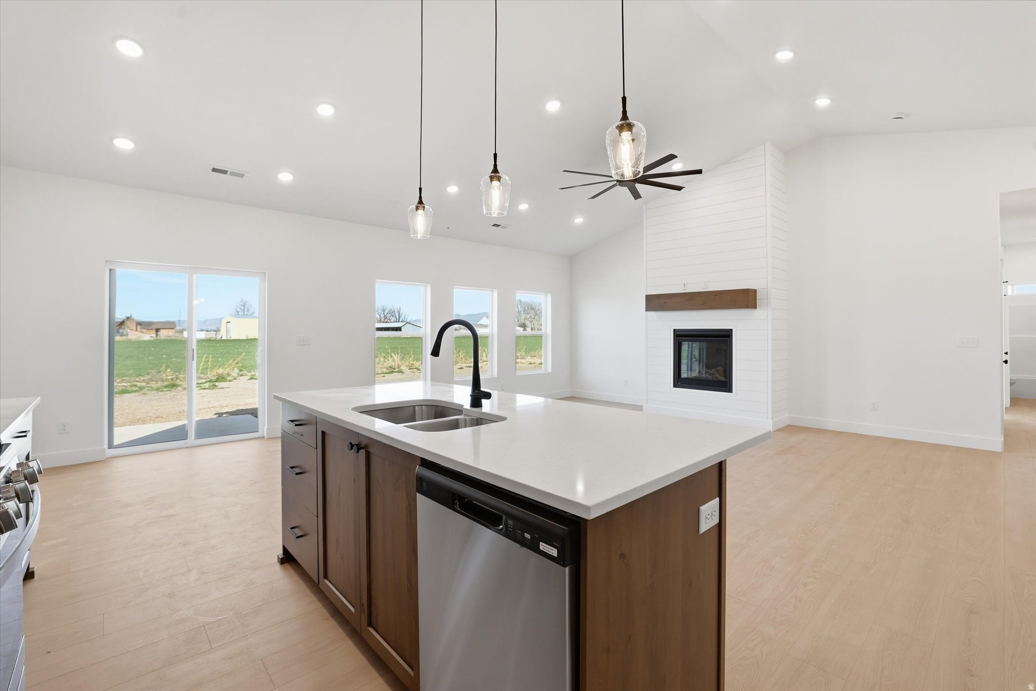 SUNSET VISTA - Residential