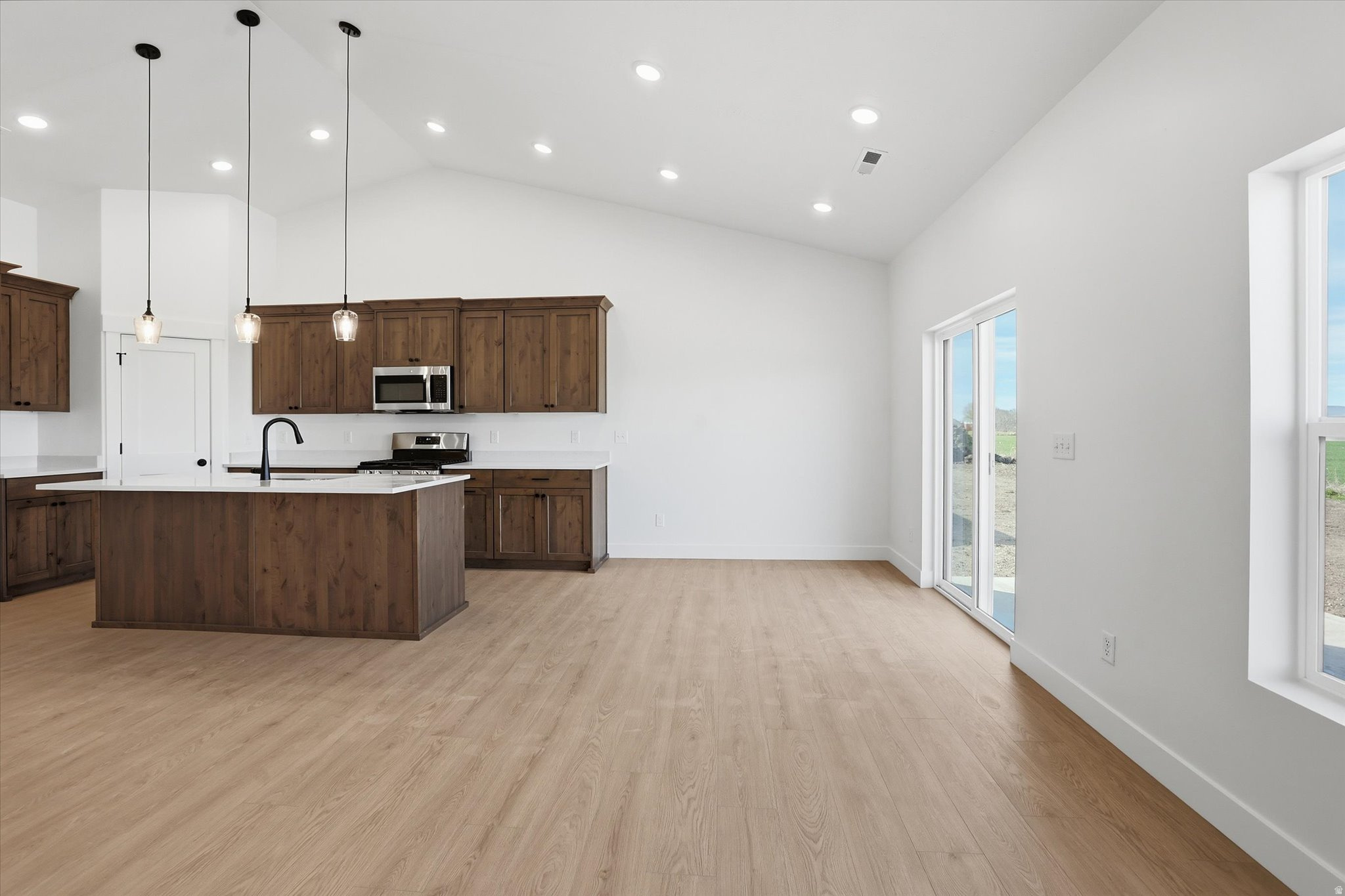 SUNSET VISTA - Residential