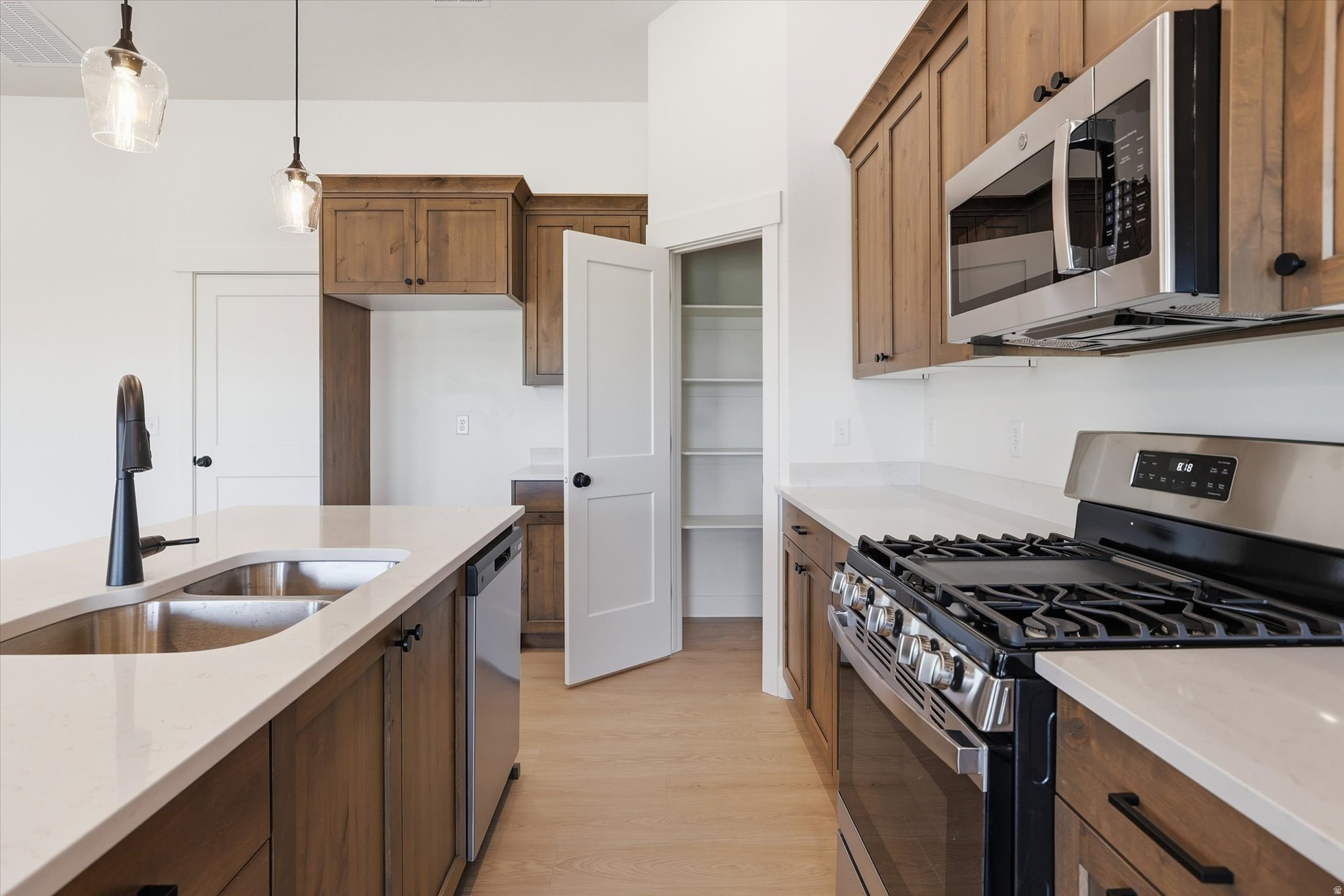 SUNSET VISTA - Residential