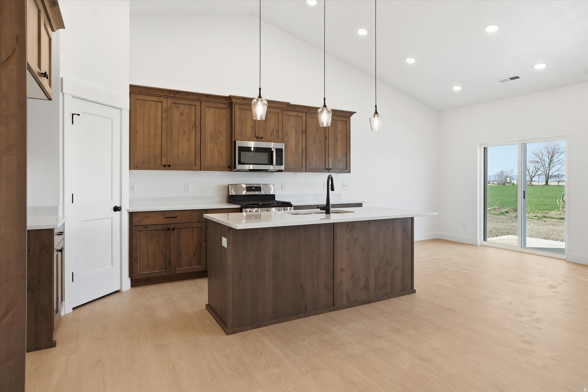 SUNSET VISTA - Residential