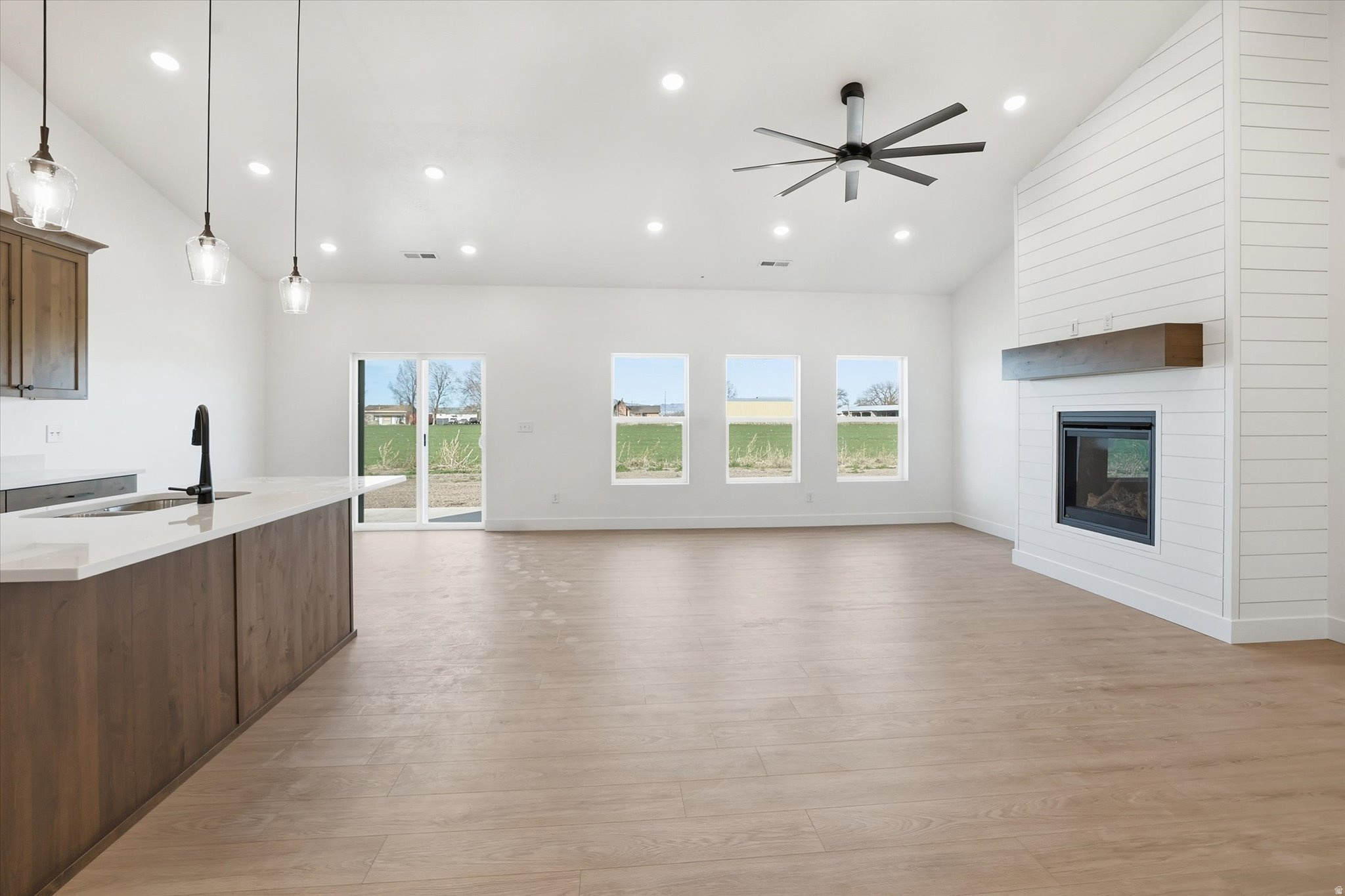 SUNSET VISTA - Residential