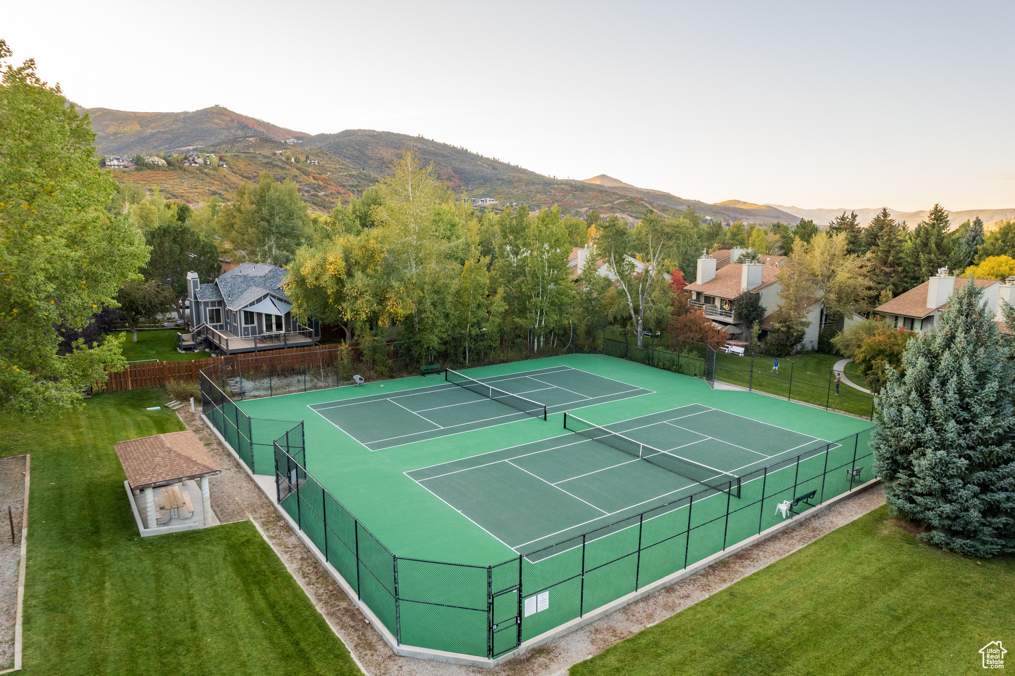 Park City, Utah 84098, United States, 4 Bedrooms Bedrooms, ,4 BathroomsBathrooms,Residential,Pending,8578