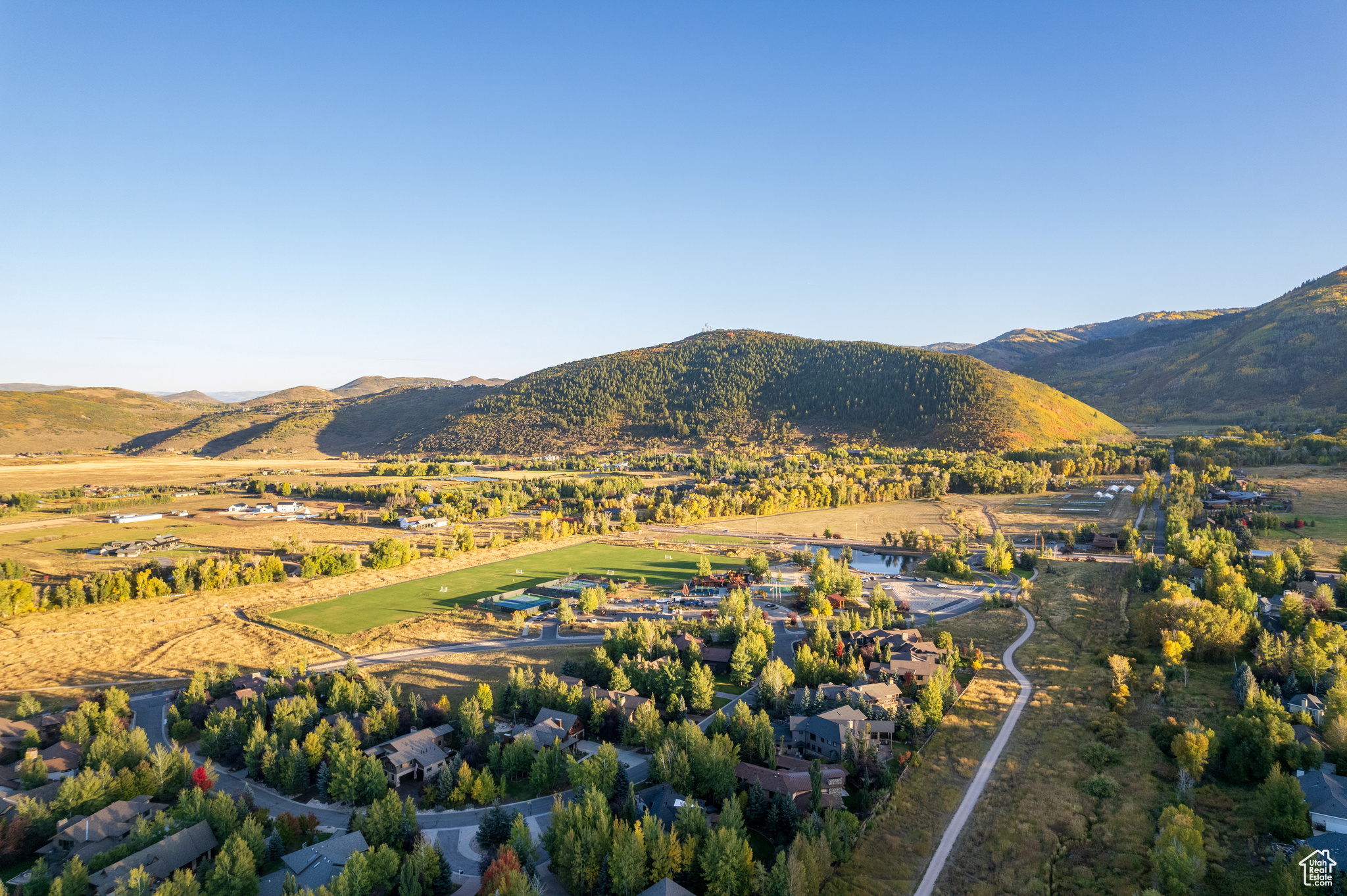 Park City, Utah 84098, United States, 4 Bedrooms Bedrooms, ,4 BathroomsBathrooms,Residential,Pending,8578