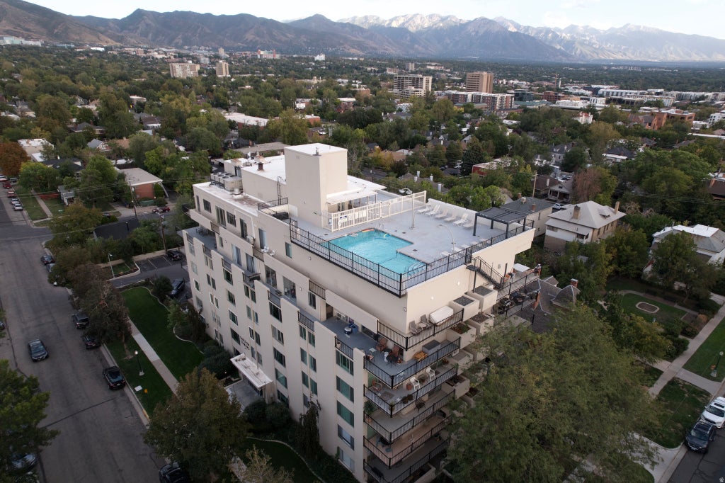 Photo of 266 E FOURTH AVE #402, Salt Lake City, UT 84103 (MLS # 2186024)