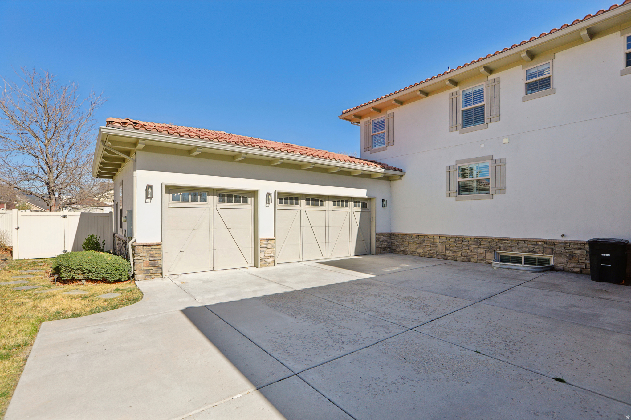 DAYBREAK - Residential