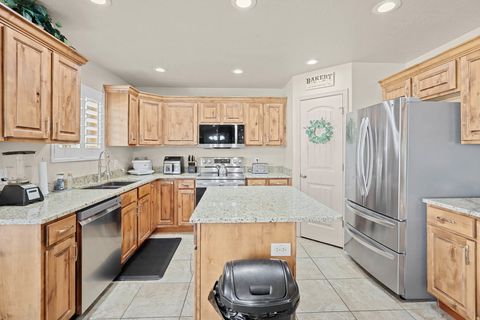 Tiny photo for 332 W 700 N, Santaquin, UT 84655 (MLS # 2139159)
