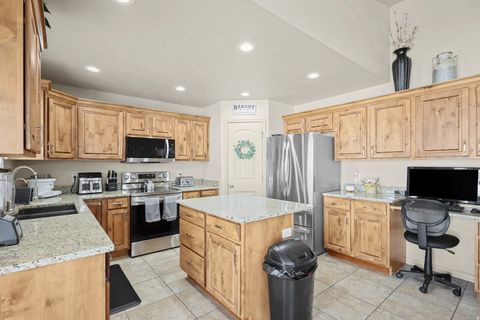 Tiny photo for 332 W 700 N, Santaquin, UT 84655 (MLS # 2139159)