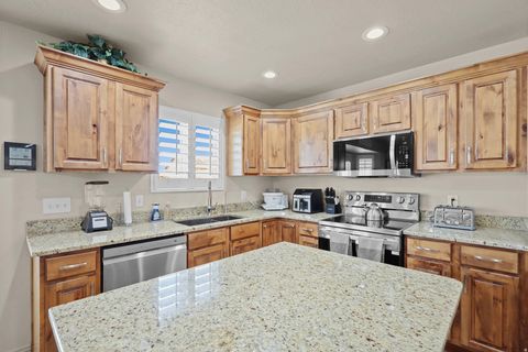 Tiny photo for 332 W 700 N, Santaquin, UT 84655 (MLS # 2139159)