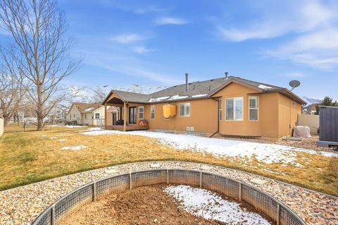 Tiny photo for 332 W 700 N, Santaquin, UT 84655 (MLS # 2139159)