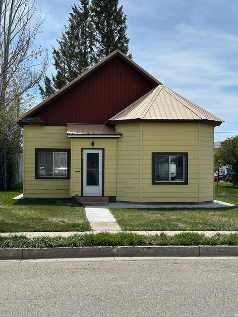 Photo of 817 GRANT ST, Montpelier, ID 83254 (MLS # 2155655)