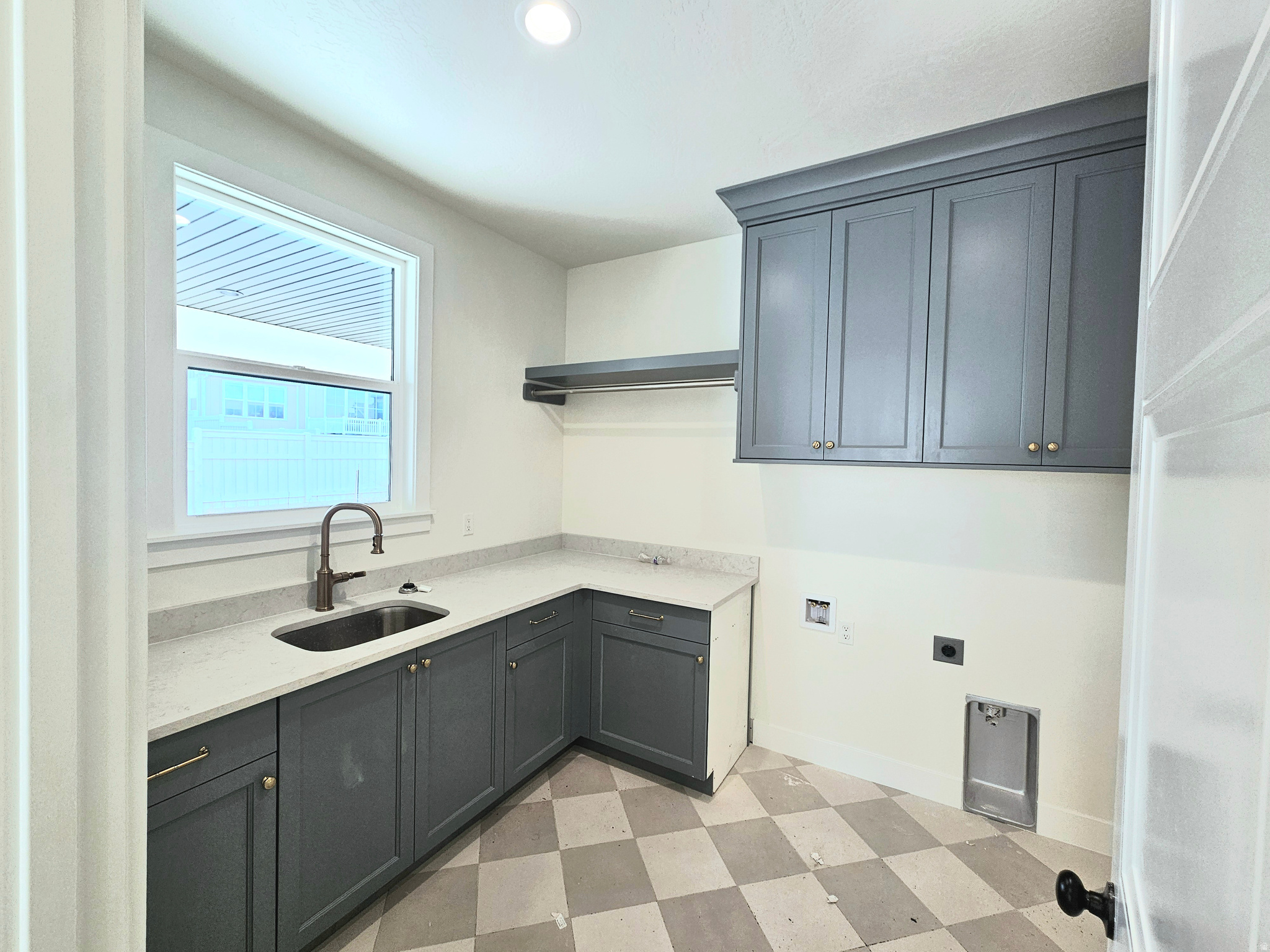 BEACON POINTE - Residential