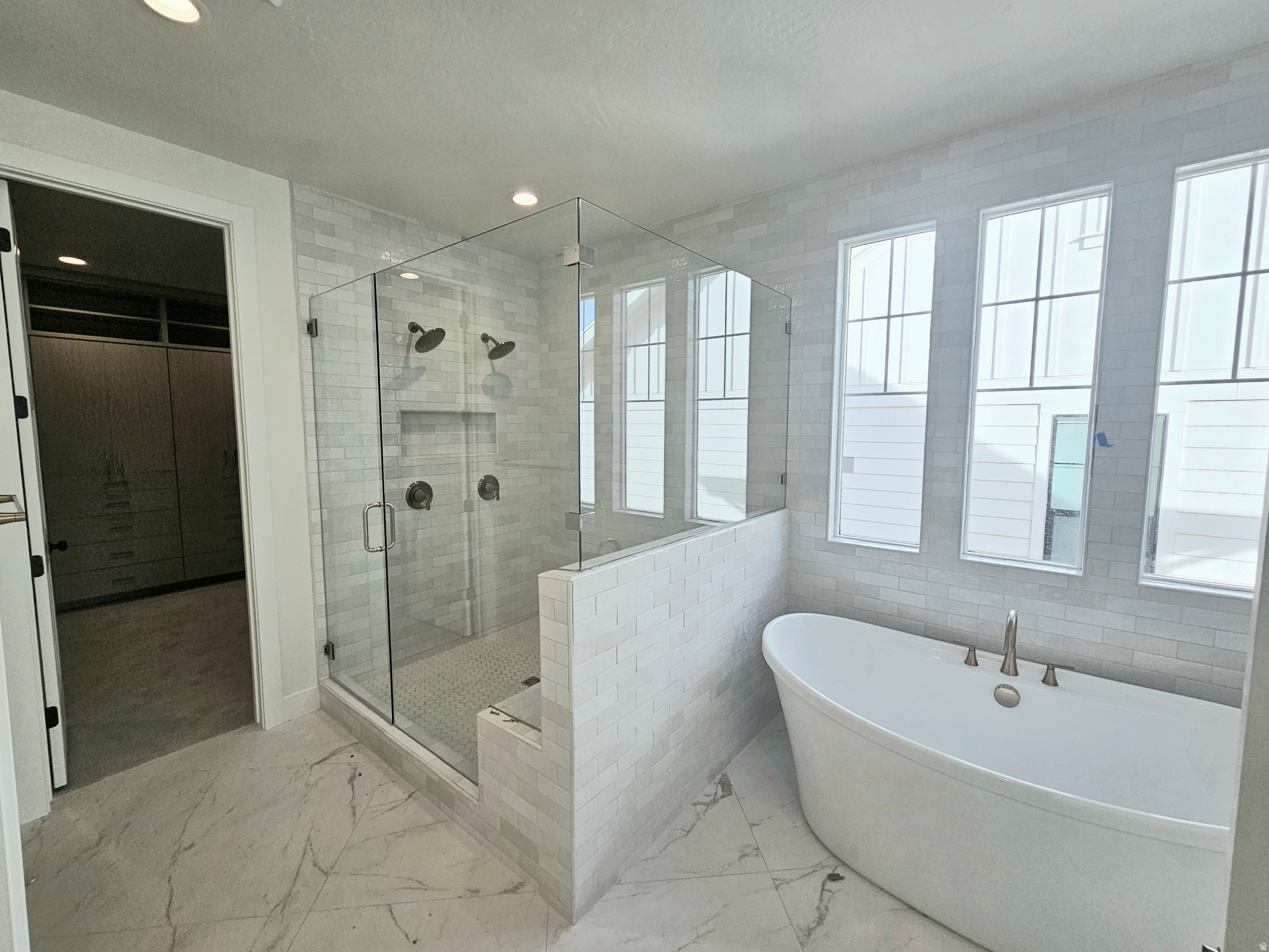 BEACON POINTE - Residential