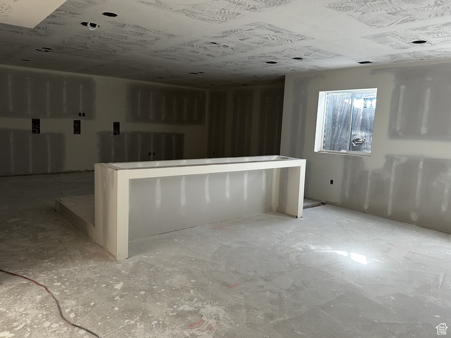 BEACON POINTE - Residential