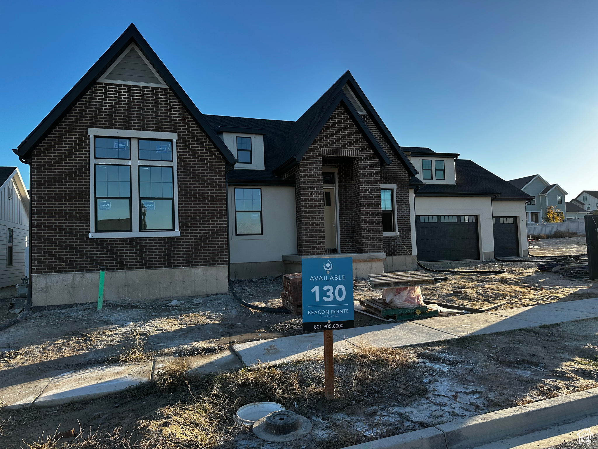 BEACON POINTE - Residential