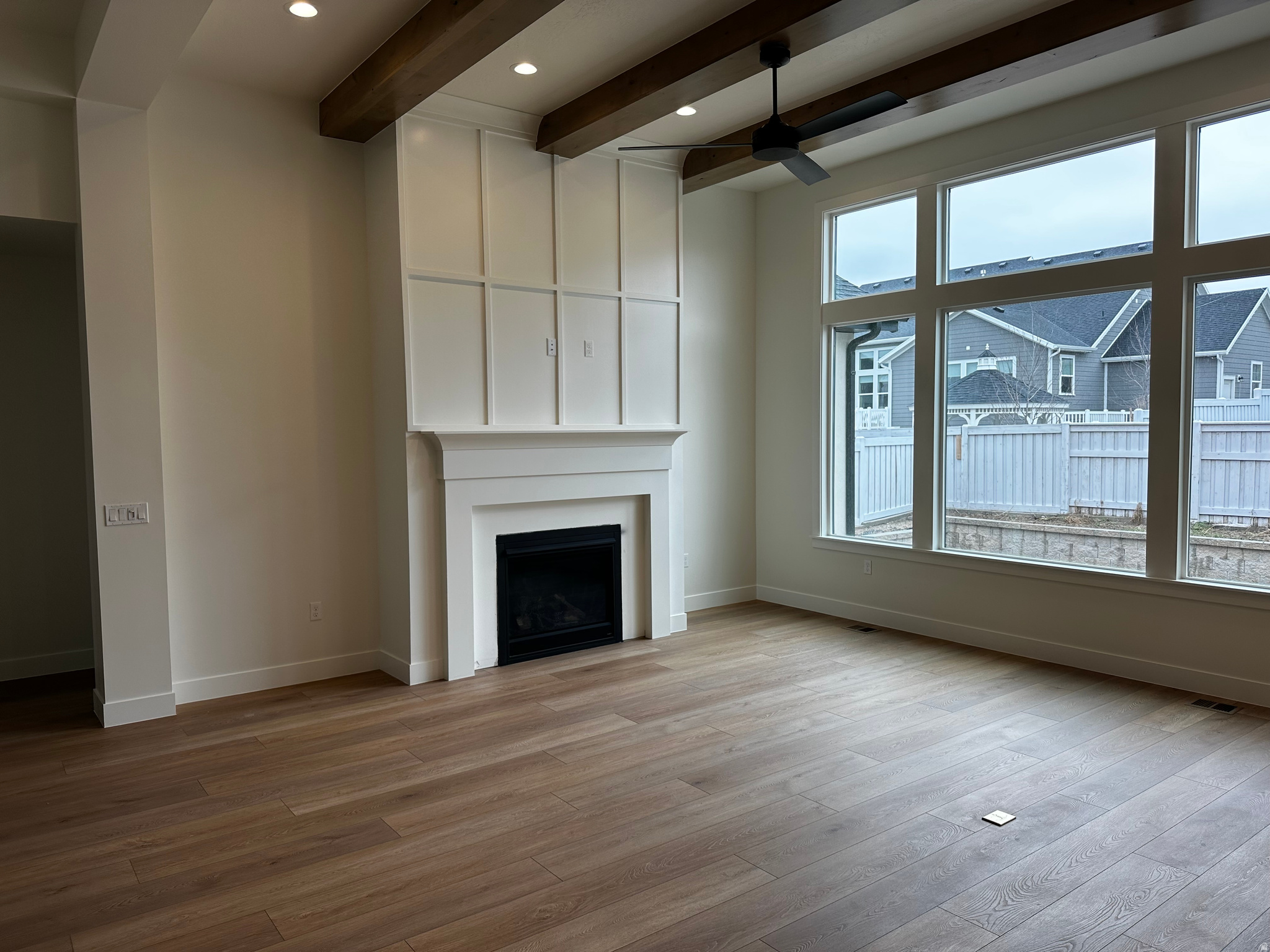 BEACON POINTE - Residential