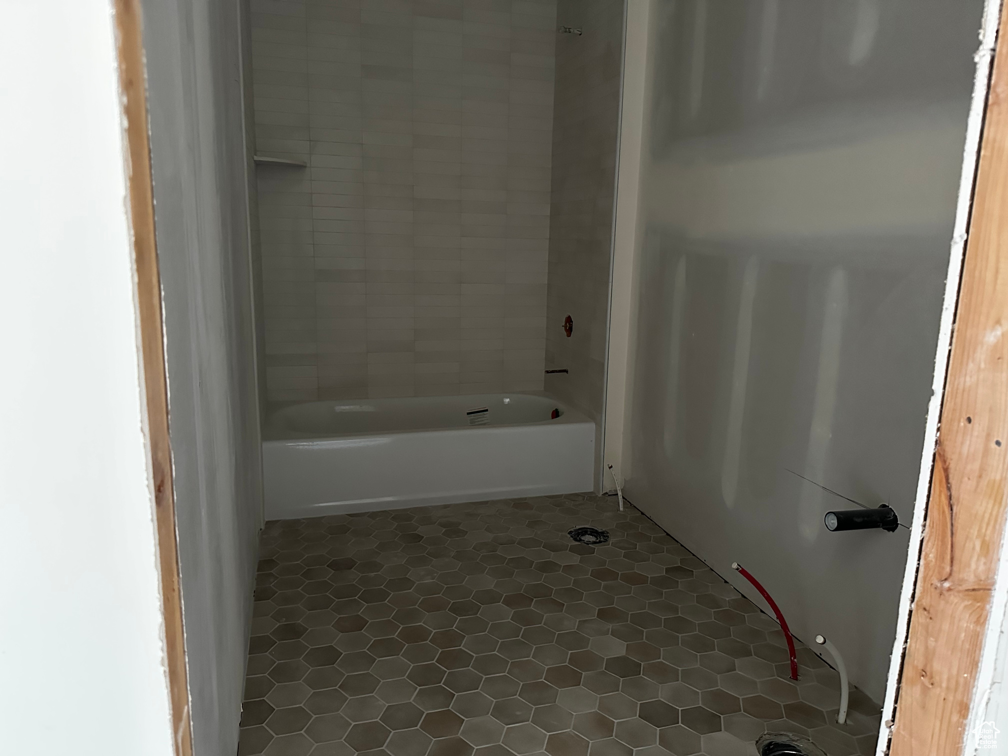 BEACON POINTE - Residential