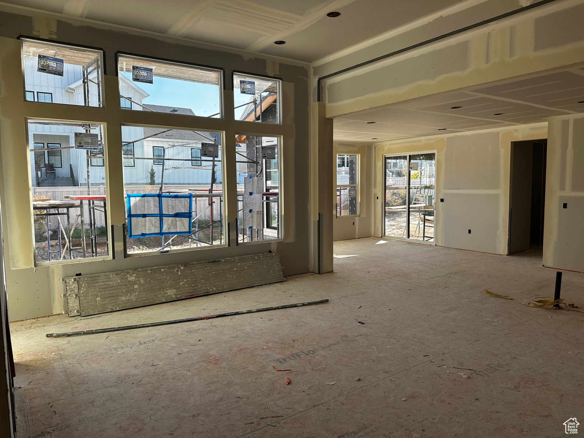 BEACON POINTE - Residential