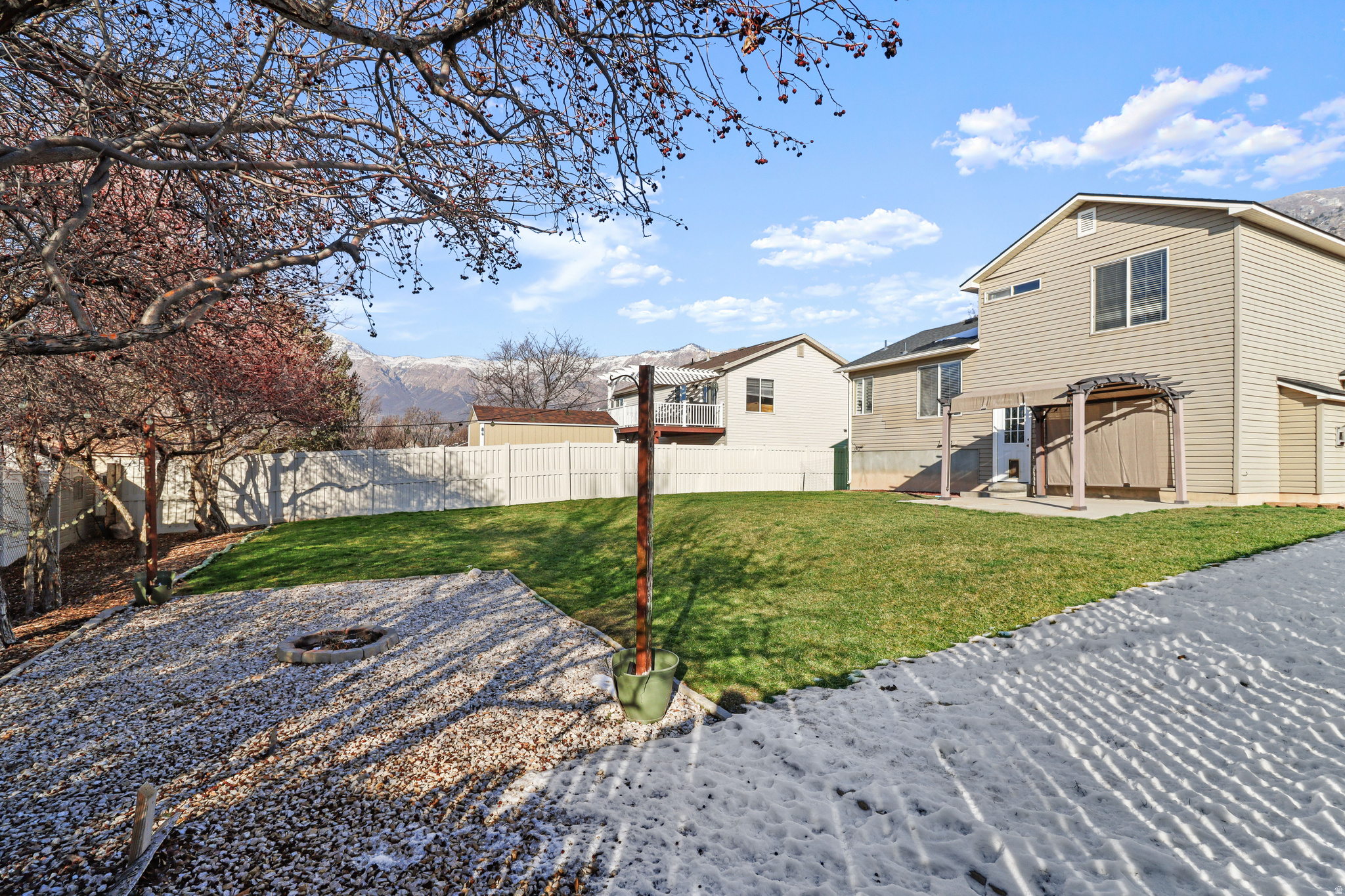 MOUNTAIN RIDGE - Residential