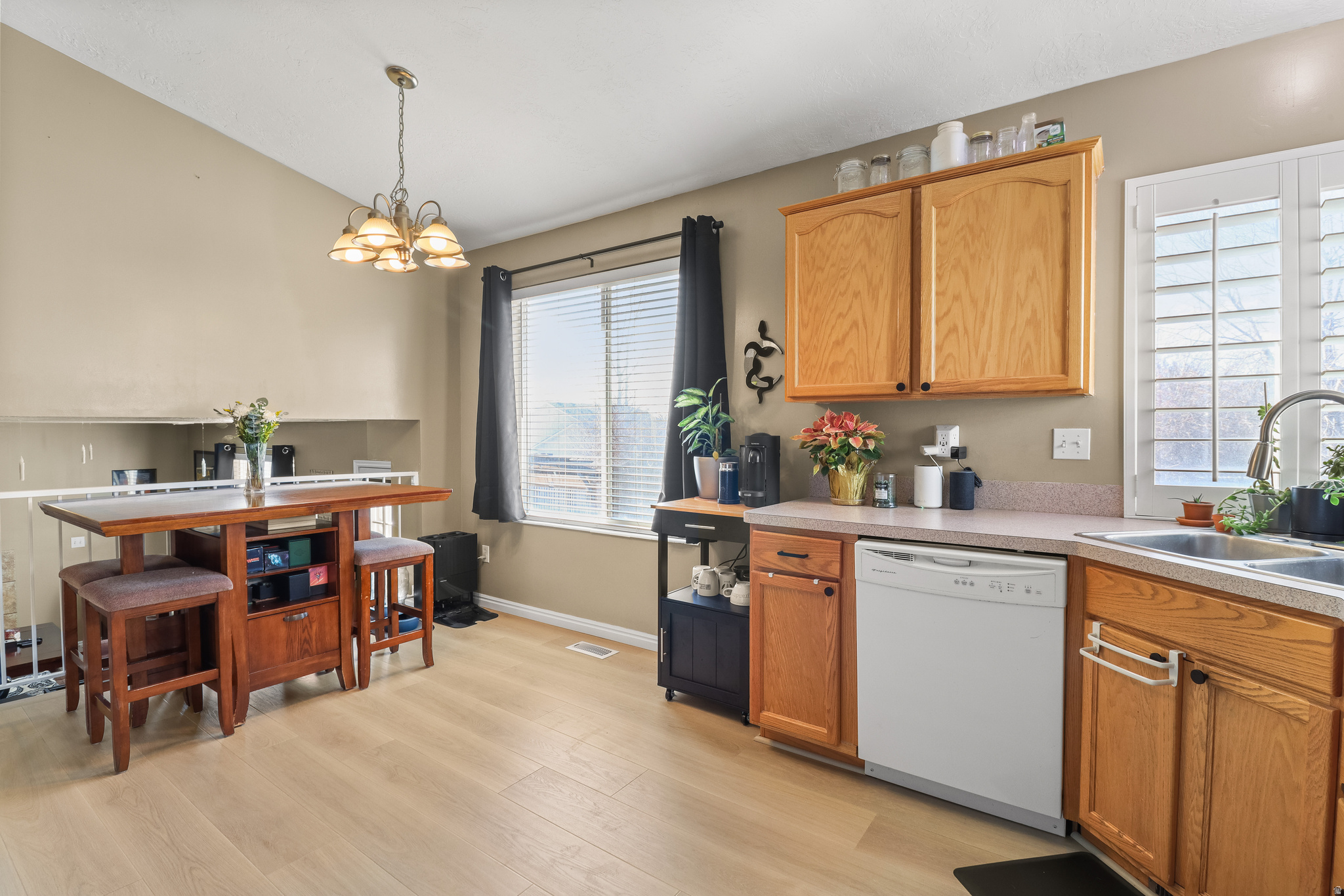 MOUNTAIN RIDGE - Residential