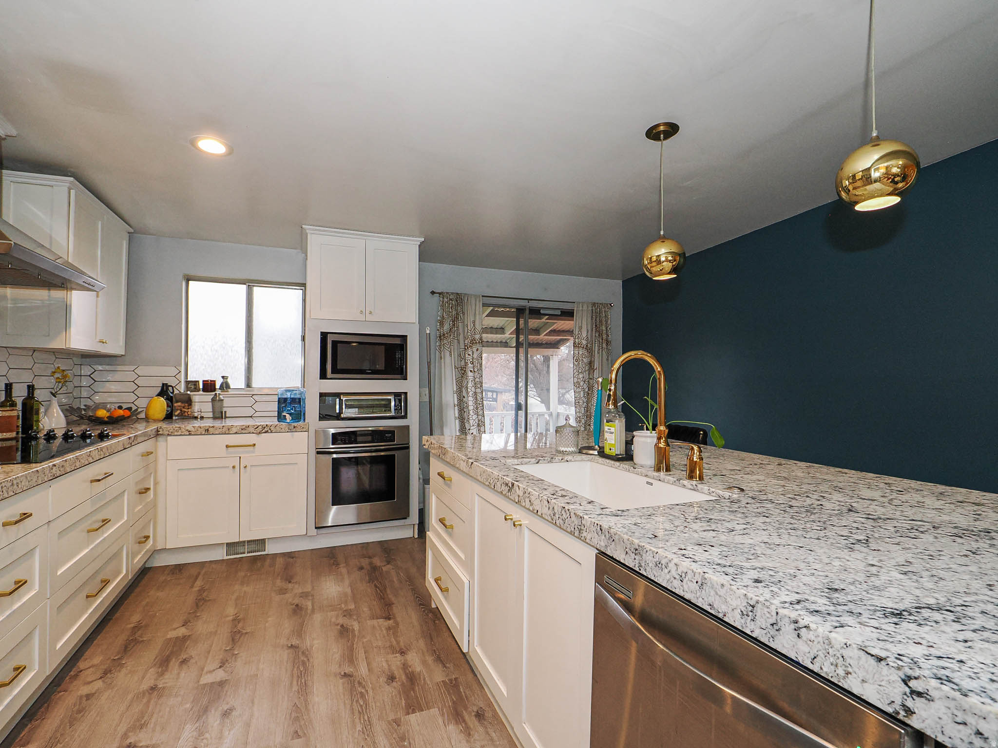 SCOTTSVILLE - Residential