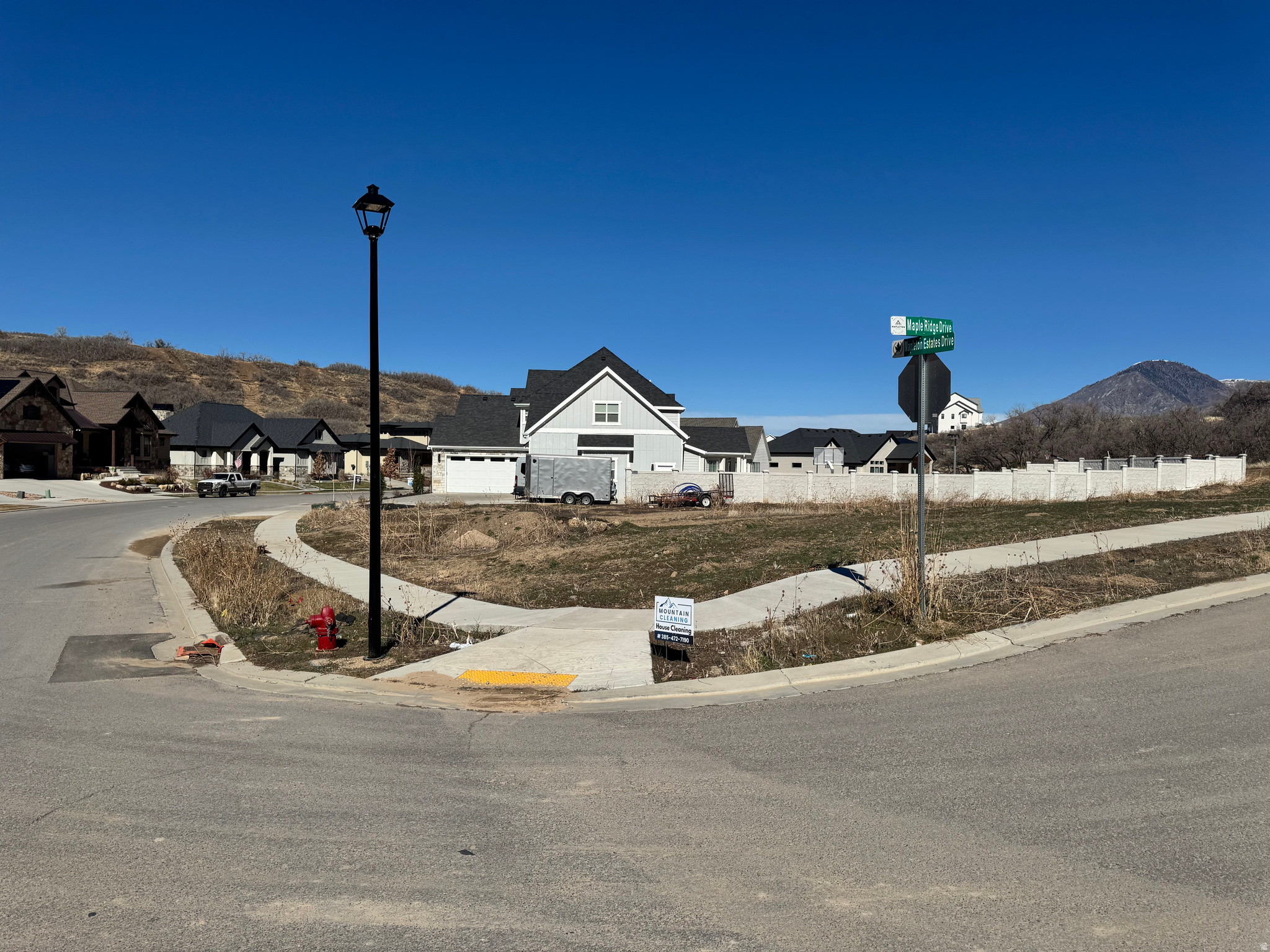 HIDDEN HOLLOW - Land