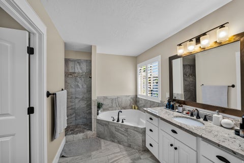 Tiny photo for 564 N SPRING MEADOW LN. LN W, Farmington, UT 84025 (MLS # 2179559)