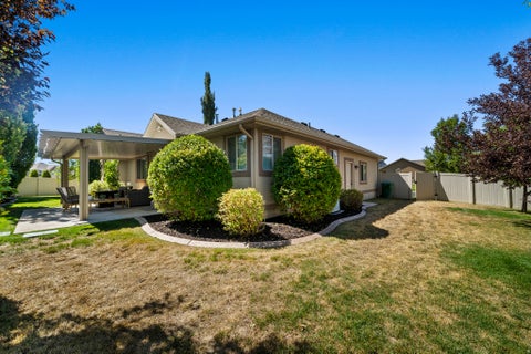 Tiny photo for 564 N SPRING MEADOW LN. LN W, Farmington, UT 84025 (MLS # 2179559)
