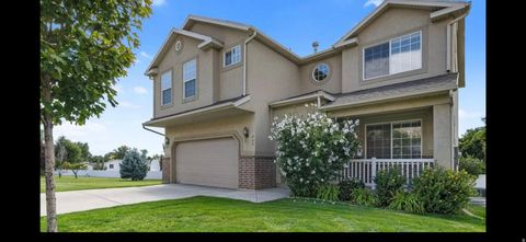 Photo of 848 S APPLE GROVE LN, Pleasant Grove, UT 84062 (MLS # 2156870)