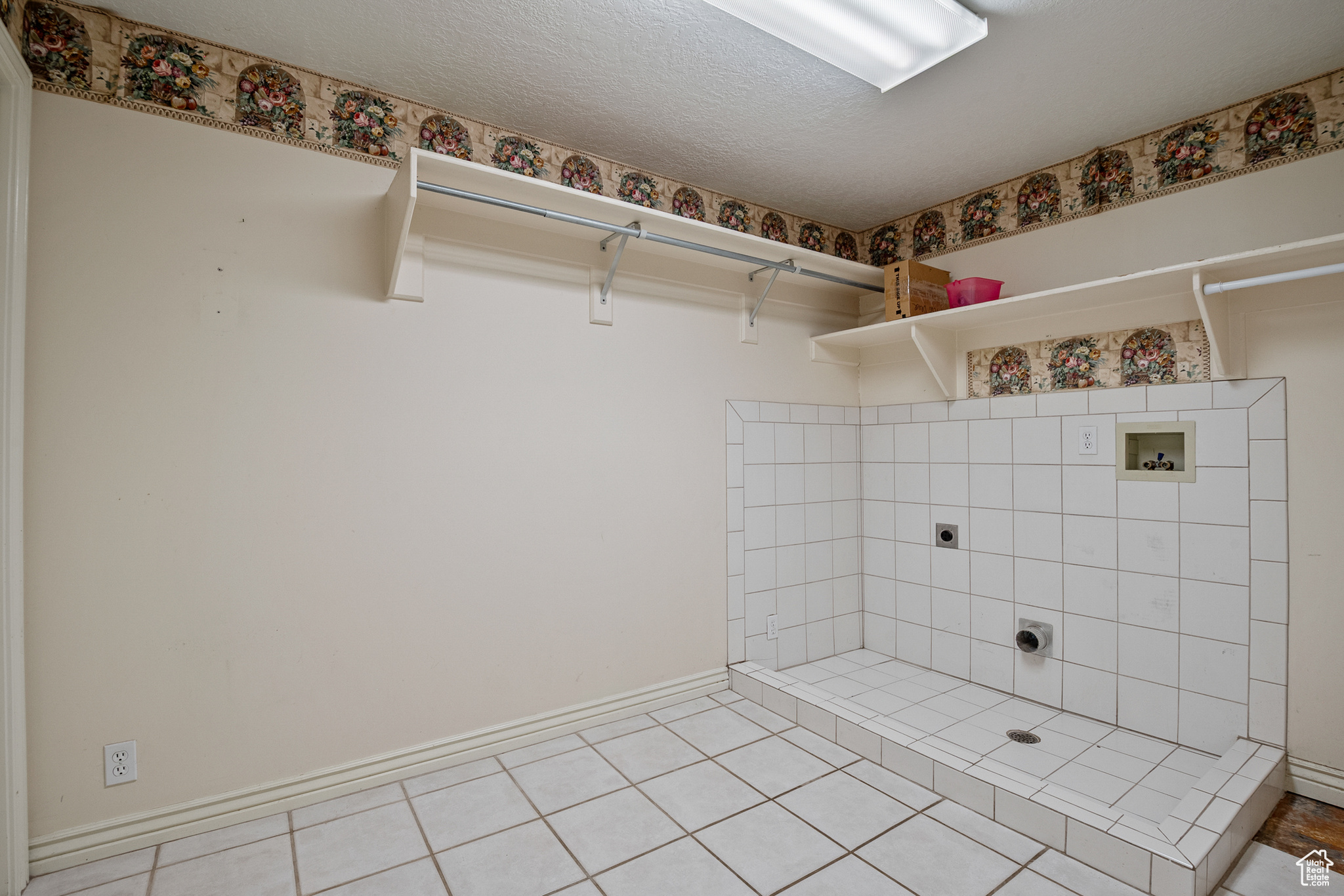 SOUTY SUMMIT - Residential