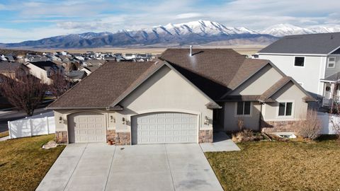 Photo of 7817 N BLUE SPRUCE RD E, Eagle Mountain, UT 84005 (MLS # 2129789)