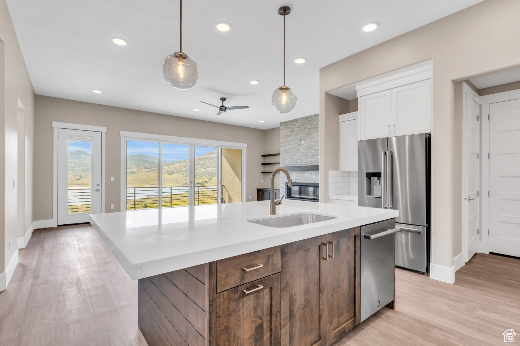 SHORELINE - Residential Lease