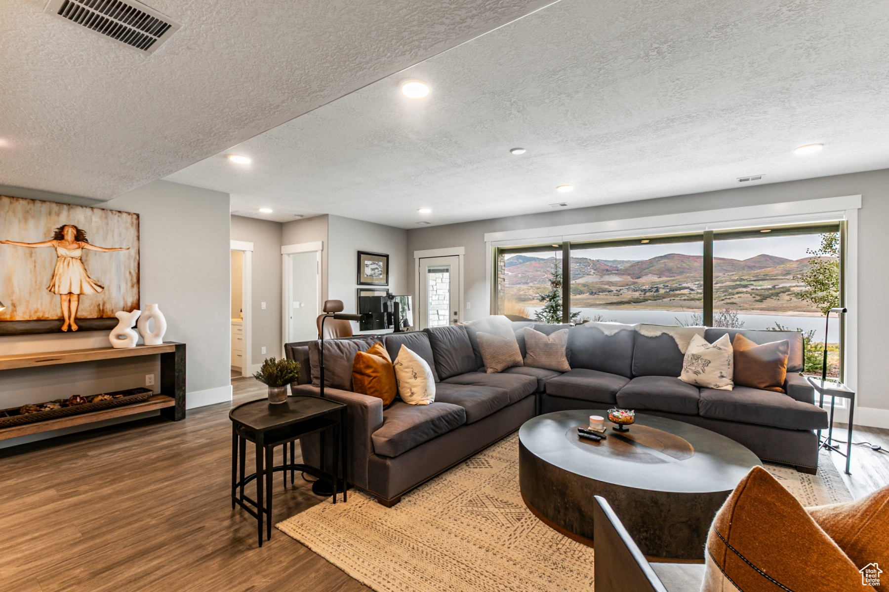 SHORELINE - Residential Lease