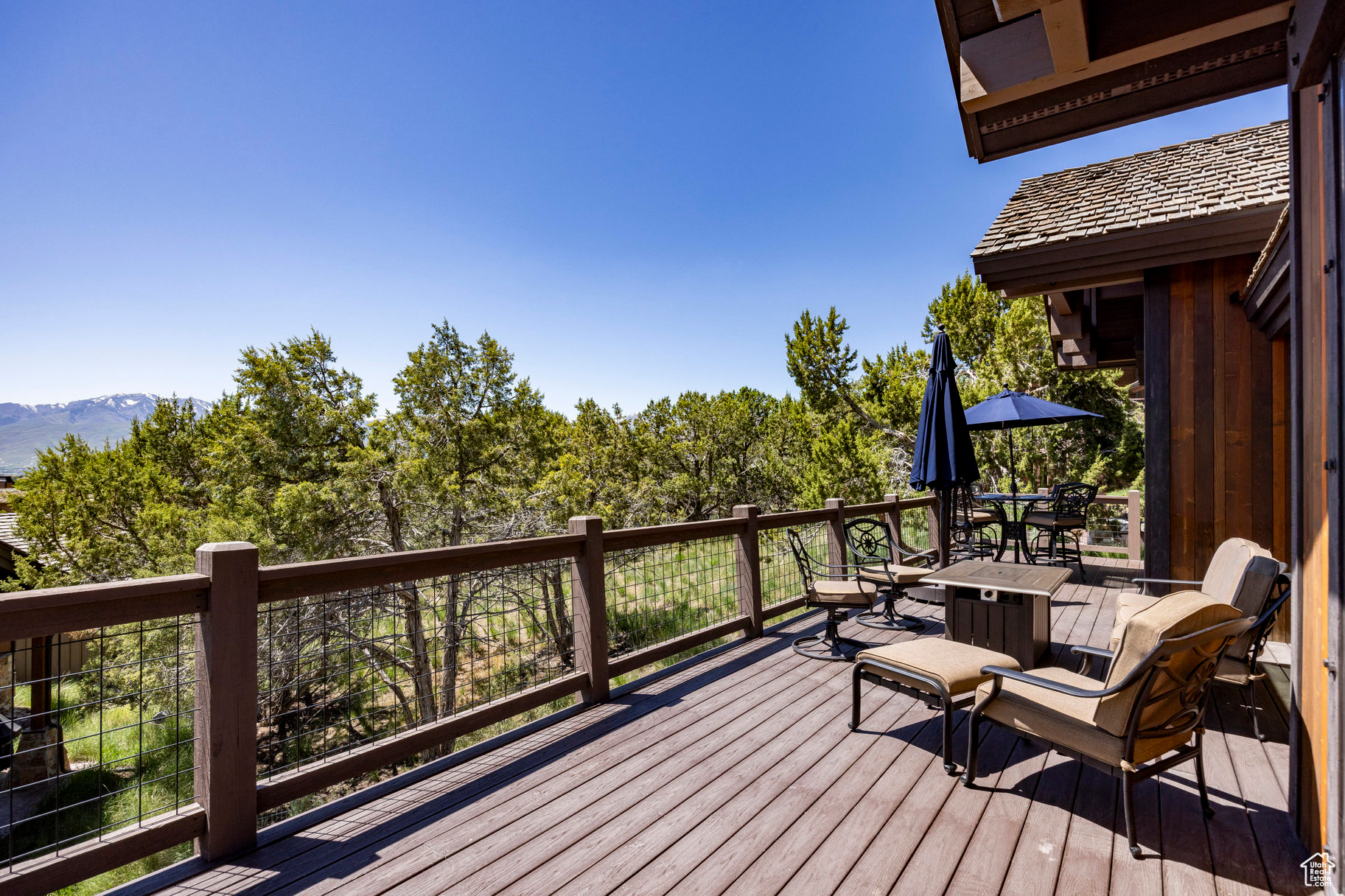 RED LEDGES - Residential