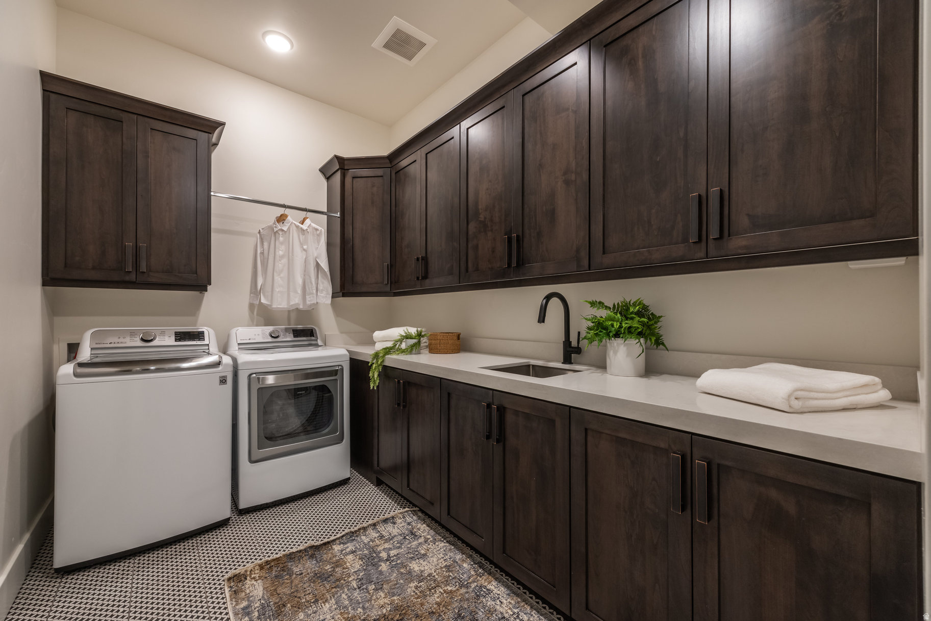 RED LEDGES - Residential