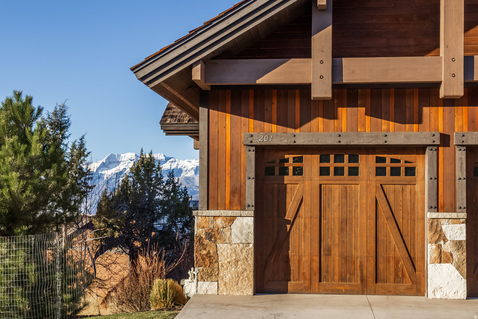 RED LEDGES - Residential