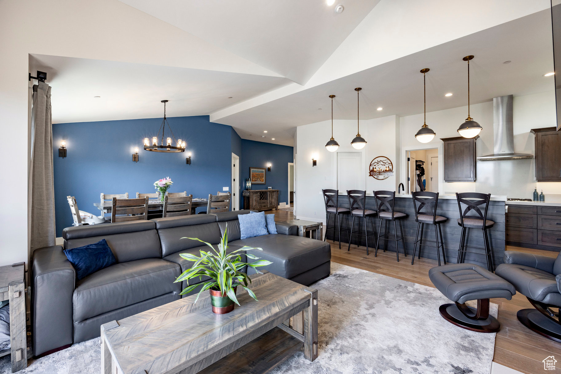 RED LEDGES - Residential