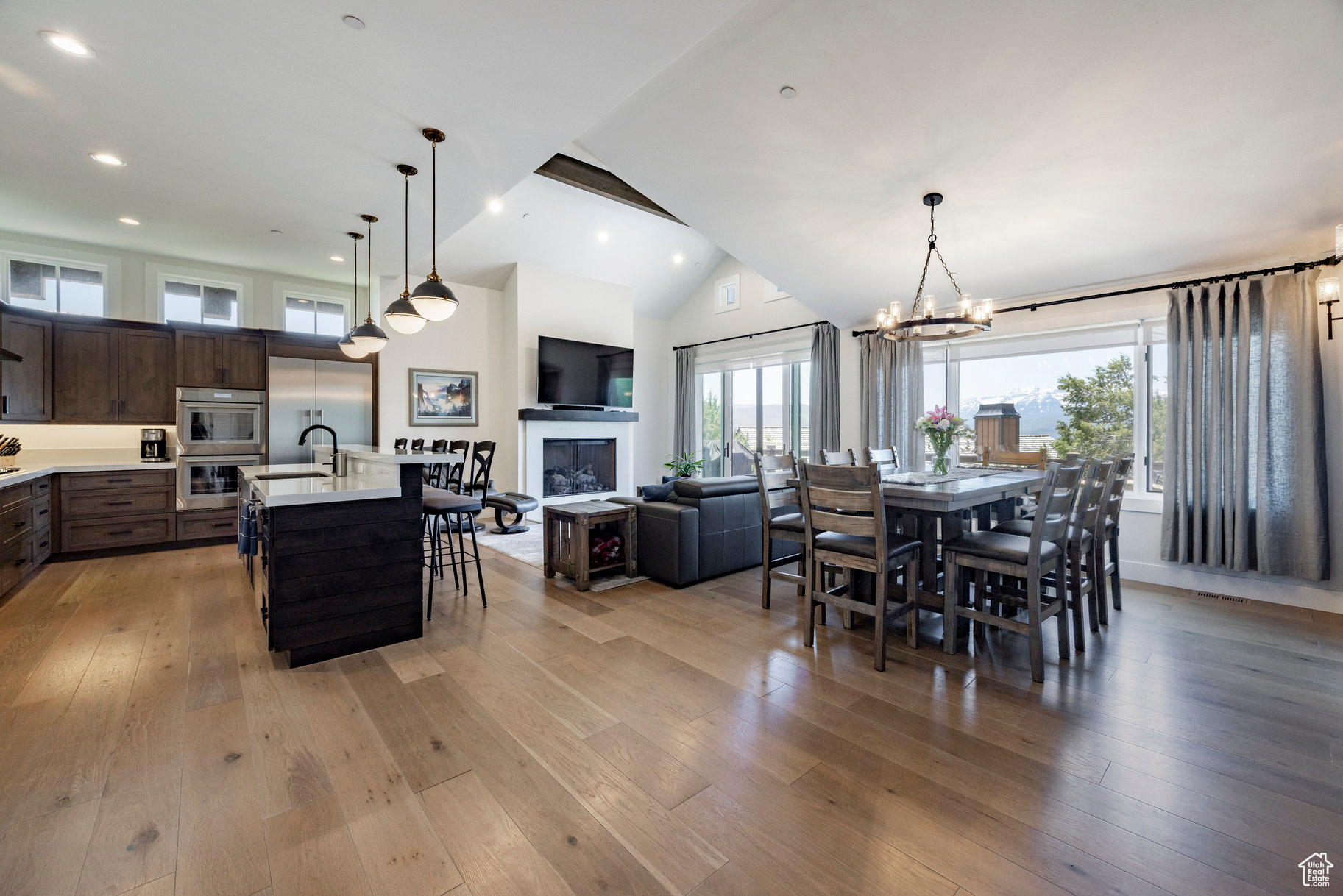 RED LEDGES - Residential