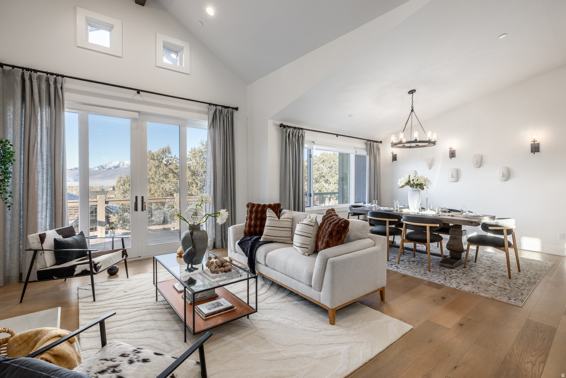 RED LEDGES - Residential