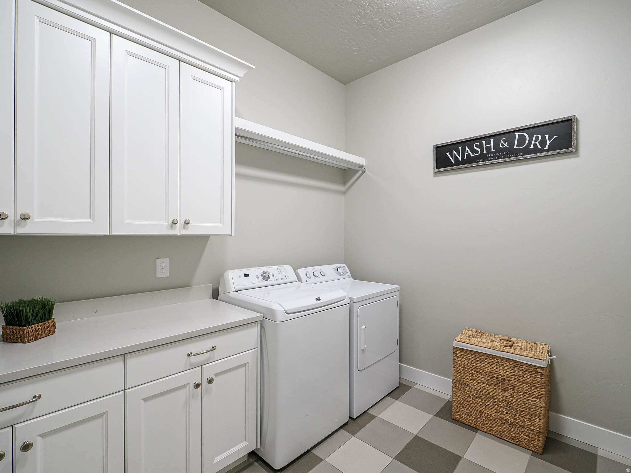 COVE AT HERRIMAN SPRINGS PHASE 1 - Residential