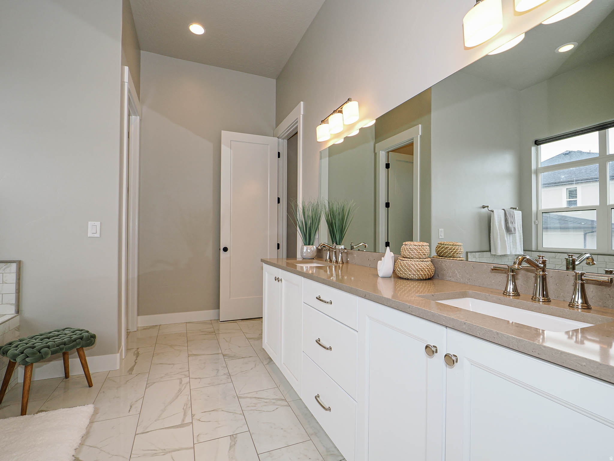 COVE AT HERRIMAN SPRINGS PHASE 1 - Residential