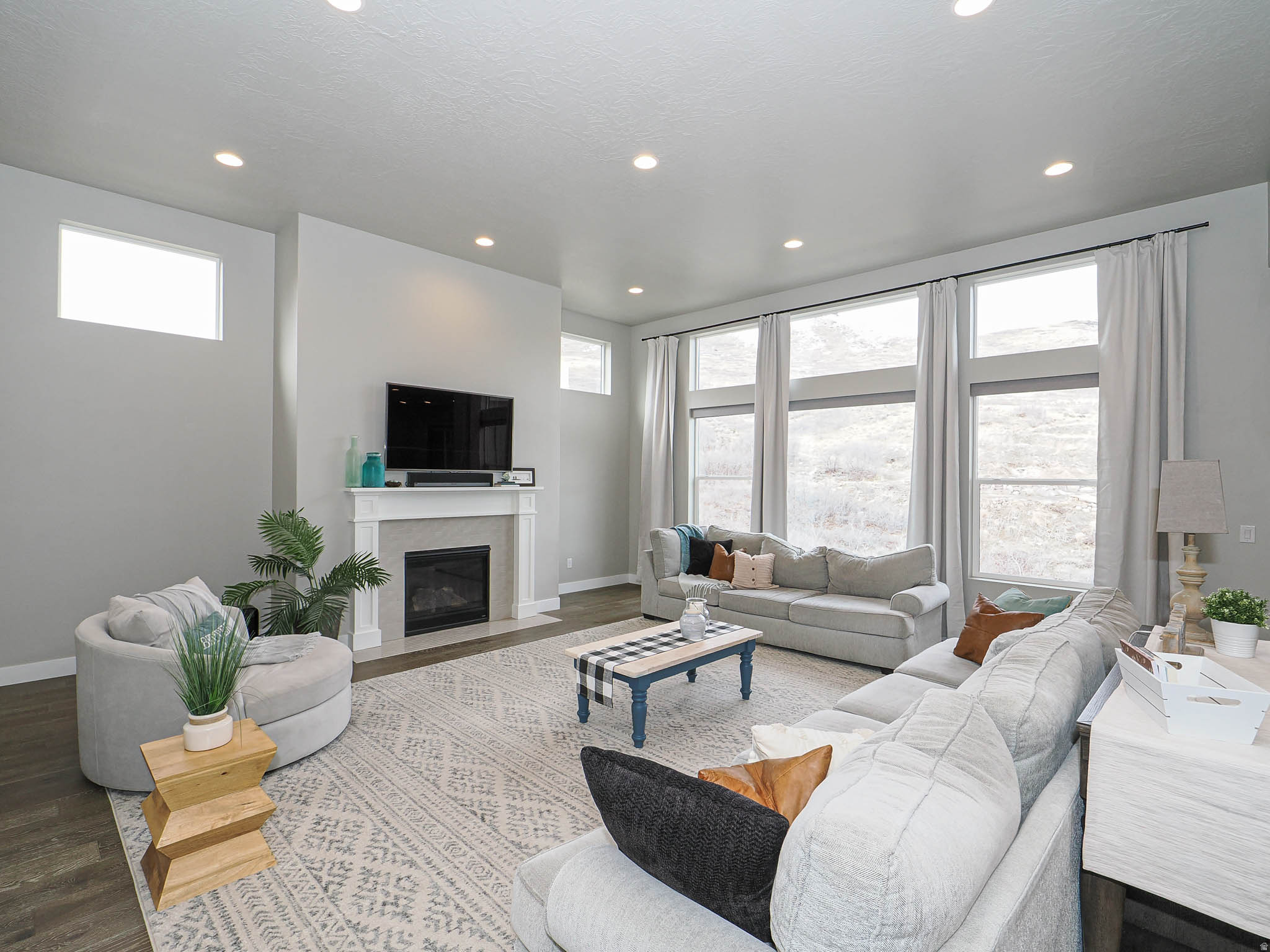 COVE AT HERRIMAN SPRINGS PHASE 1 - Residential