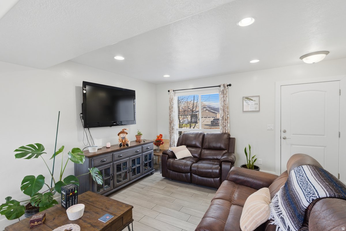 GRANTSVILLE CITY - Residential