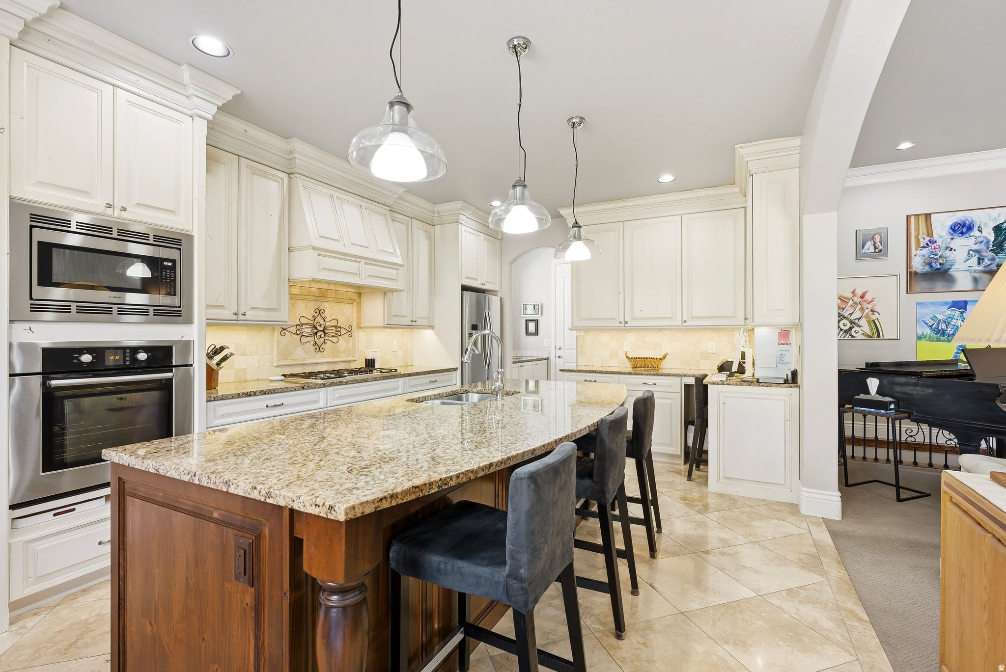 EAGLE CREST - Residential