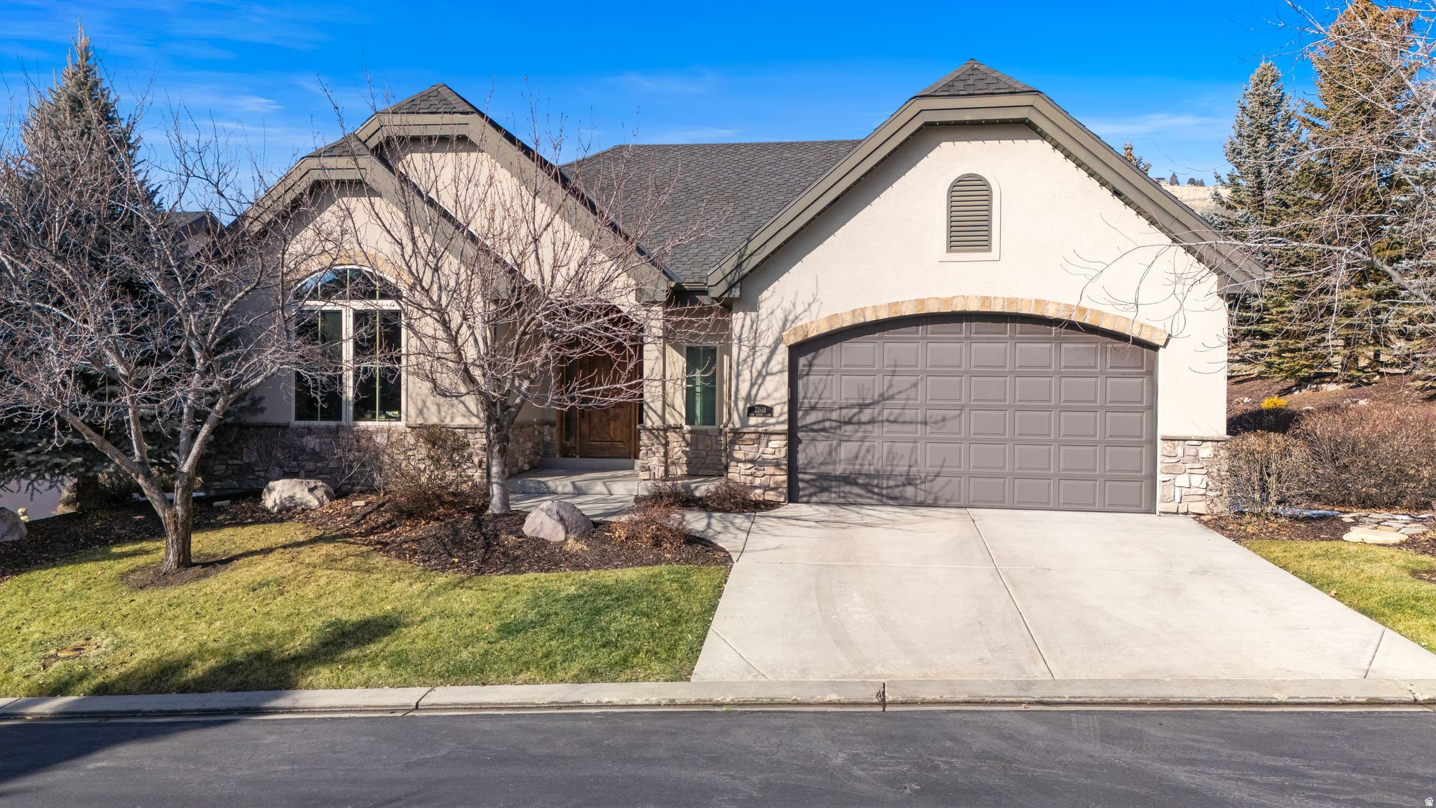 EAGLE CREST - Residential